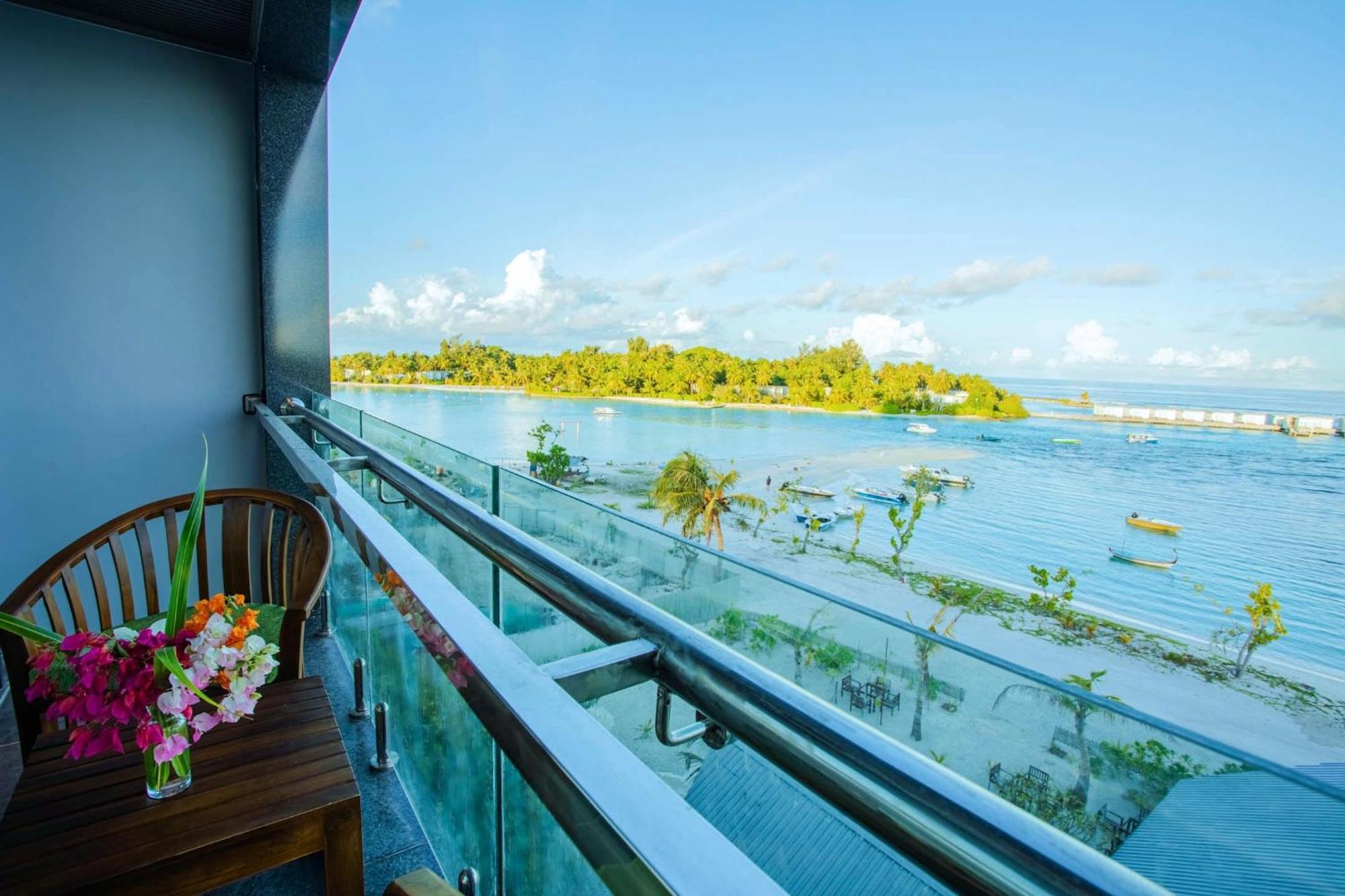 Beach Hotel Guraidhoo 外观 照片