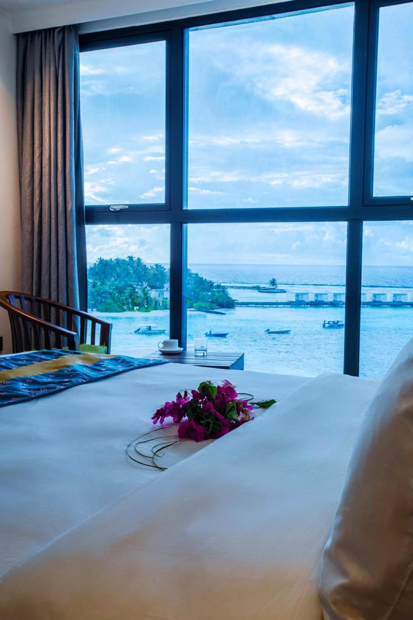 Beach Hotel Guraidhoo 外观 照片